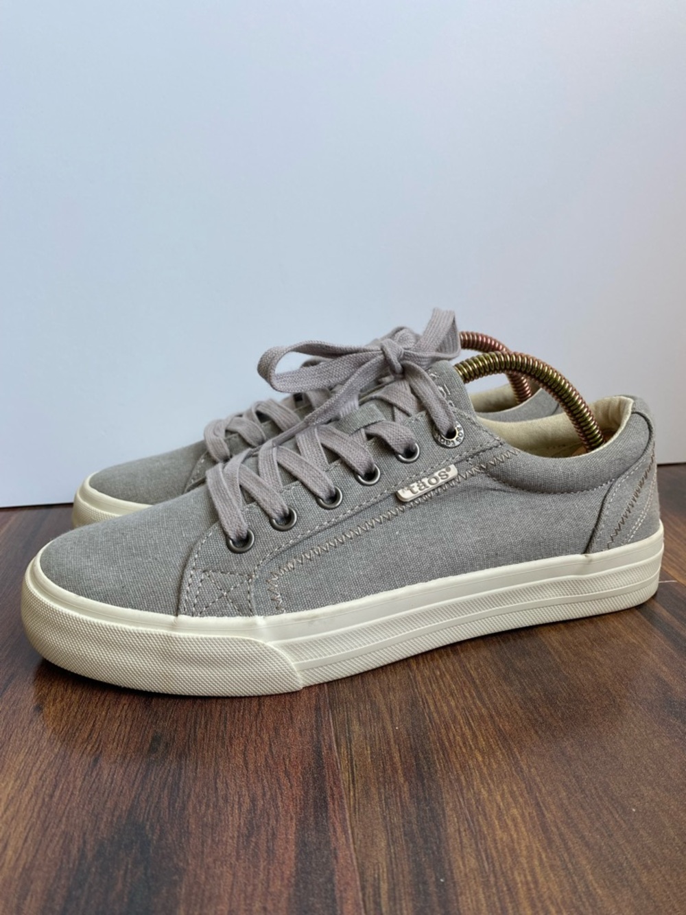 Taos Plim Soul Canvas Low Sneaker Gray Women’s 7 PLS-13644